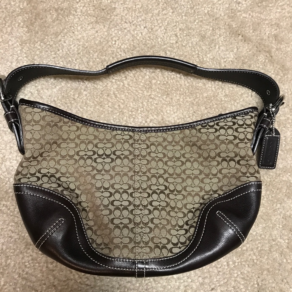 Coach Signature Small Hobo Handbag 👜